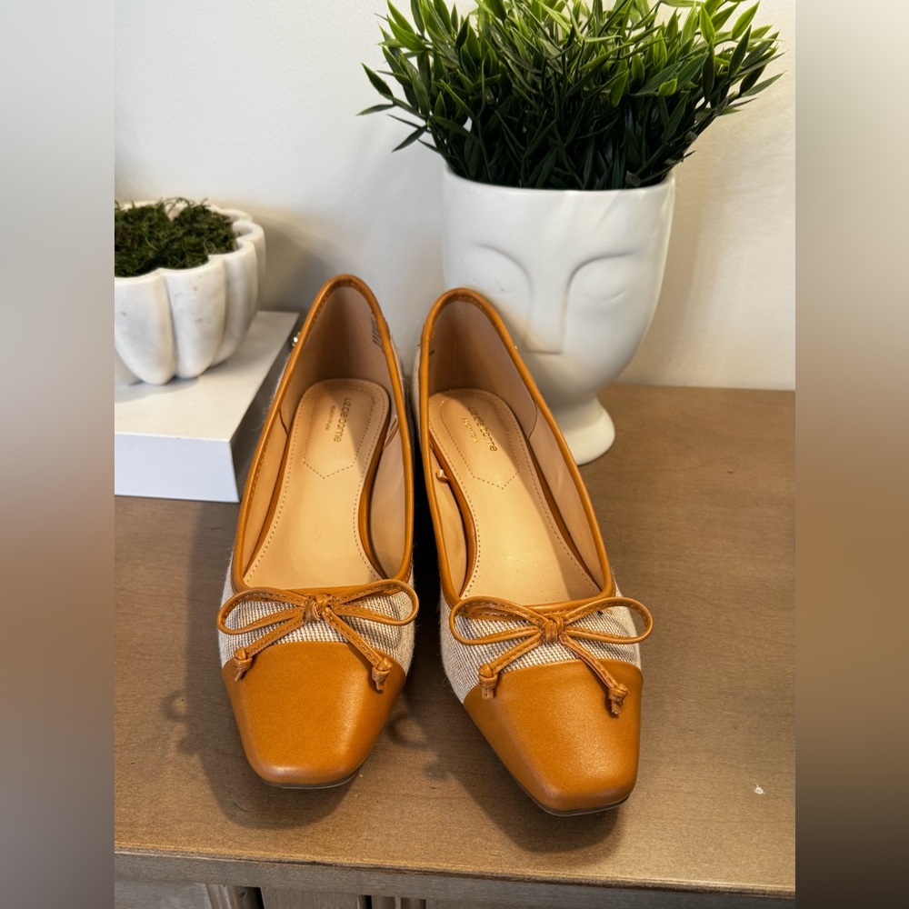 Liz Claiborne Tan and Cream Flats with Bow Detail